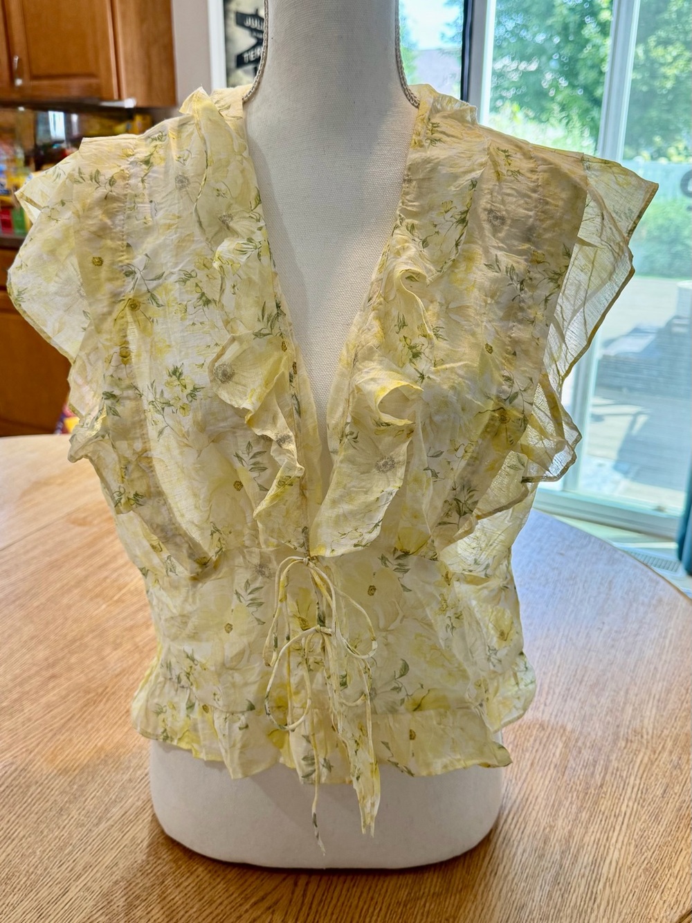 H&M Light Yellow Floral Ruffle Tie-Front Blouse